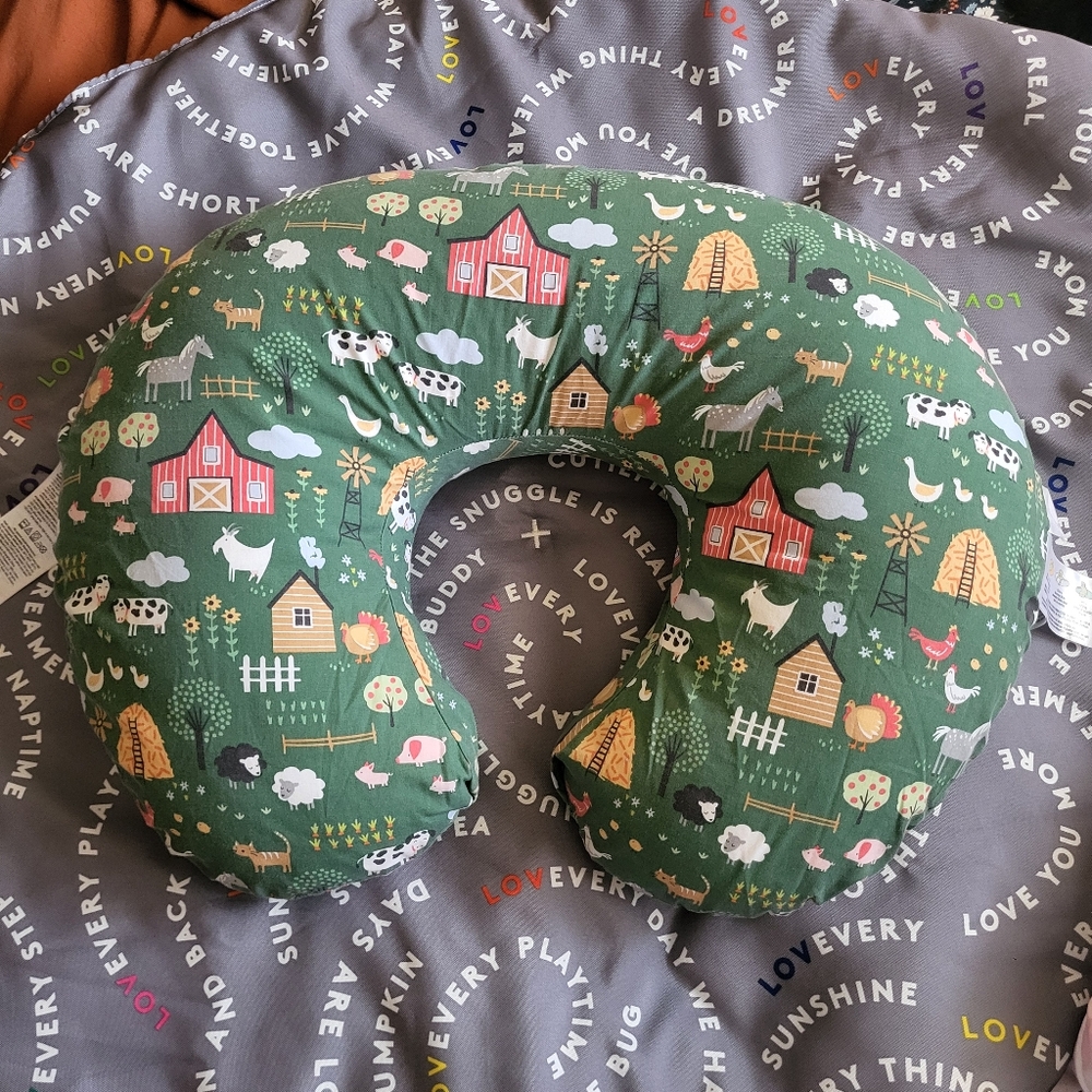 🩵SOLD🩵Boppy Pillow Breastfeeding with farm cover gender neutral